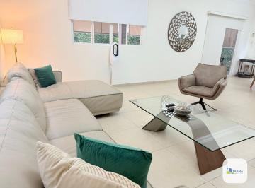 Casa · 294m² · 3 Recámaras · 2 Estacionamientos · Venta de Casa en Altos de Panamá