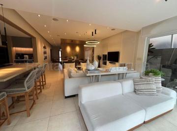 Casa de 4 habitaciones, Panamá · Alquiler de Casa en Costa Sur