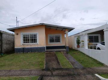 Casa de 3 habitaciones, Panamá · Banco Vende Casa en Las Praderas de San Lorenzo 4 – Chilibre