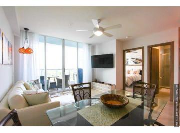 Apartamento · 70m² · 1 Recámara · 1 Estacionamientos · Venta de Apartamento en Playa Gorgona, 1 Recámara en Royal Palm