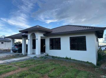 Casa · 700m² · 2 Recámaras · 2 Estacionamientos · Venta de Casa en Boquete Nueva 2r