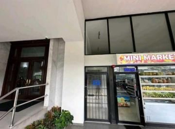 Local comercial · 120m² · 2 Estacionamientos · Local Comercial en Marbella Edificio Marsella 120 m²