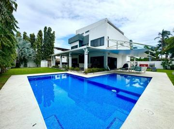 Casa · 518m² · 6 Recámaras · 4 Estacionamientos · Venta de Casa de Playa en Quintas Sol y Mar, Vía Buenaventura