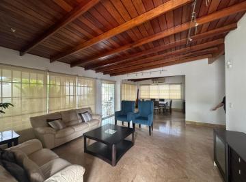 Casa · 277m² · 4 Recámaras · 4 Estacionamientos · Venta de Casa en Altos del Golf, San Francisco