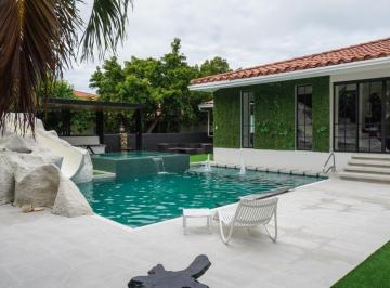 Casa de 4 habitaciones, San Carlos · ¡Casa de Ultima Generación en Venta en Punta Barco, Panamá!