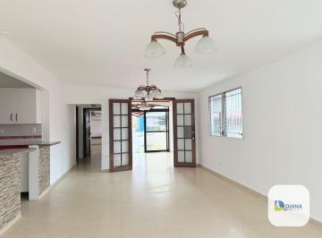 Casa · 232m² · 3 Recámaras · 2 Estacionamientos · Venta de Casa en Hato Pintado