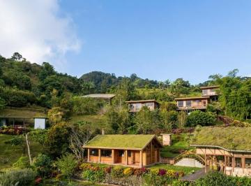 Finca de 7 habitaciones, Boquete · Venta de 7 Cabañas y Finca Agricola en Boquete