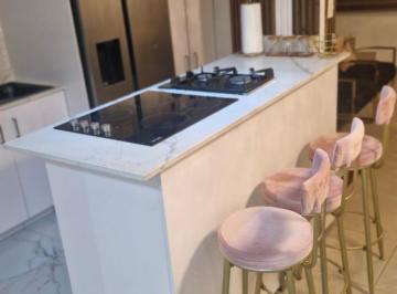 Casa · 3 Recámaras · 2 Estacionamientos · Venta de Casa en Condado de Rey