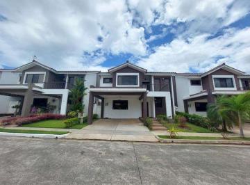 Casa de 3 habitaciones, San Miguelito · Remate Bancario – P. H. Olympus, Brisas del Golf Js