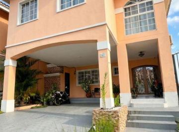 Casa 350m² Alquiler Amelia Denis de Icaza · (6) - ¡Vive con Estilo! Casa Amoblada en El Exclusivo PH Doral – Perfecta Para Familias Grandes