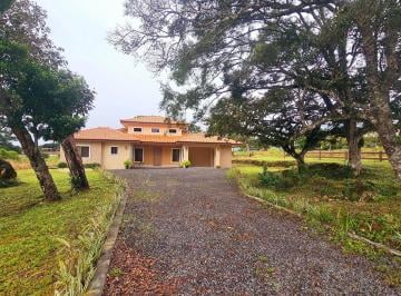 Casa de 2 habitaciones, Boquete · Casa con Elegancia y Privacidad en Boquete Country Club