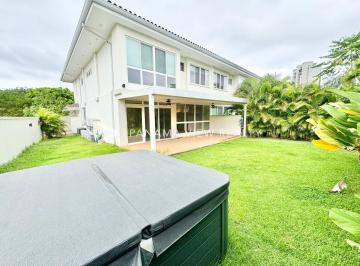 Casa · 362m² · 3 Recámaras · 4 Estacionamientos · The Grove / Santa Maria / Venta