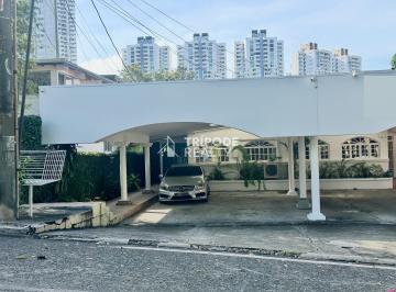 Casa de 7 habitaciones, Panamá · Casa en Venta Los Angeles con Paneles Solares