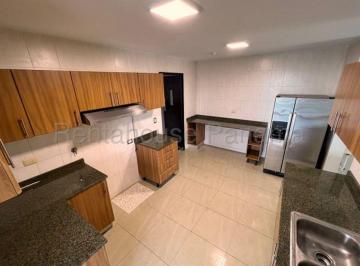 Apartamento de 3 habitaciones, Panamá · Apartamento Exclusivo de 3 Recámaras en PH Zahorí, Villa de Las Fuentes
