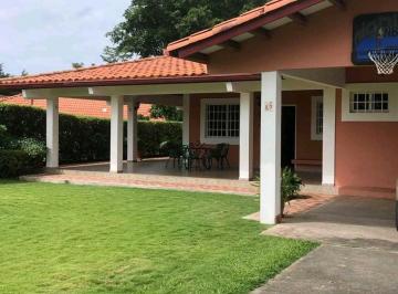 Casa · 250m² · 3 Recámaras · 4 Estacionamientos · Alquiler Casa en Coronado 250 m² 4r, 3b, 3 Terrazas Lt