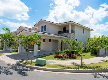Casa · 210m² · 3 Recámaras · 2 Estacionamientos · Venta de Casas Tipo Villas Bosques del Pacífico Panamá Pacífico