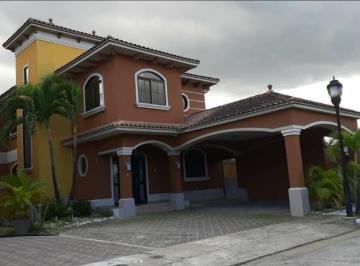 Casa · 400m² · 6 Recámaras · 3 Estacionamientos · Vendo Casa de Dos Niveles El Doral en Costa Sur