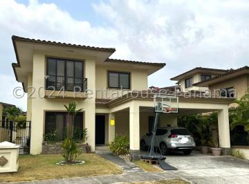 Casa de 3 habitaciones, Panamá · Se Vende Casa en Clayton Zc