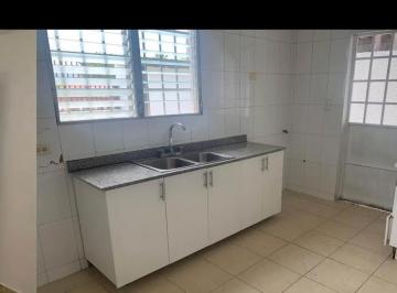 Casa · 225m² · 2 Estacionamientos · Vendo Casa en Brisas del Golf Ciudad de Panama