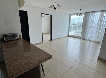 Apartamento de 1 habitación, Panamá · Se Vende en La Loma Piso Alto