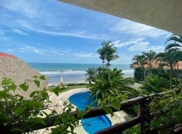 Casa de 4 habitaciones, Chame · Vendo Casa en Coronado Frente Al Mar
