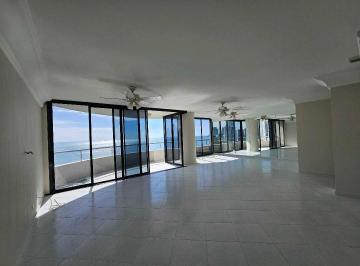 Apartamento · 195m² · 3 Recámaras · 2 Estacionamientos · Venta de Apartamento en PH Ensenada, Av Balboa