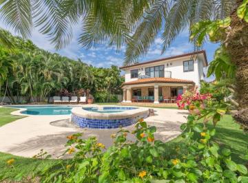 Casa de 5 habitaciones, Antón · Hermosa Casa Frente Al Mar en Venta en Buenaventura