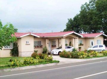 Casa · 500m² · 3 Recámaras · 2 Estacionamientos · Alquiler de Casa en Algarrobo 3r Amoblada