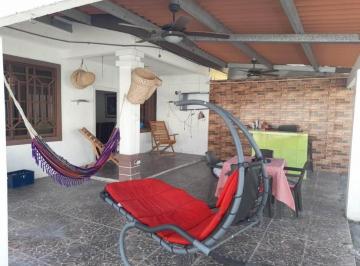Casa de 3 habitaciones, Panamá · Vendo. Casa Grande con Piscina en El Res. Mirador del Lago en Las Cumbres. Mrm