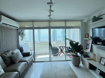 Apartamento de 3 habitaciones, Panamá · Venta Apartamento PH Vertikal Remodelado