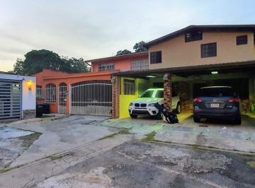 Casa · 286m² · 4 Recámaras · 4 Estacionamientos · Ganga Vendo Casa en Residencial Clayton