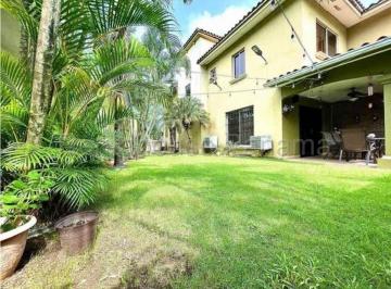 Casa de 3 habitaciones, Panamá · Vendo Casa con Jardín en Paseo Dorado