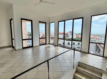Apartamento · 145m² · 2 Recámaras · Venta Apartamento PH Plaza Central - Casco Antiguo