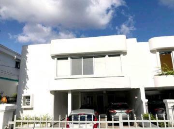 Casa · 500m² · 5 Recámaras · 4 Estacionamientos · Alquiler Casa Duplex 941 m² en Obarrio Nrr
