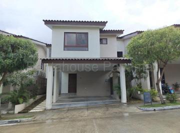 Casa de 3 habitaciones, San Miguelito · Alquiler de Casa en Brisas del Golf