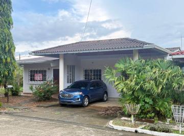Casa de 3 habitaciones, Arraiján · Casa con 3 Recámaras en Venta, 392 m² de Terreno en Vista Alegre, Arraijan, Acceso Privado.