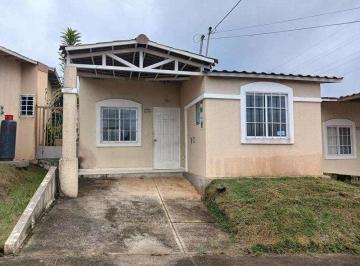 Casa · 72m² · 3 Recámaras · 1 Estacionamientos · Venta Casa en Arraijan PH Villa Dorada (Of)