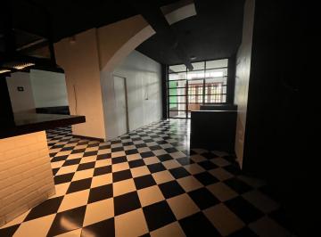 Local comercial · 180m² · Local Casco Antiguo 180 m² $3500 2b