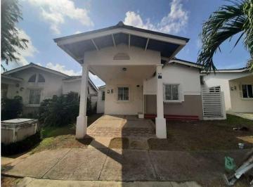 Casa · 140m² · 3 Recámaras · 1 Estacionamientos · Vendo Casa en Arraijan Playa Dorada PH Las Olas