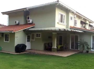 Casa de 3 habitaciones, Panamá · C2593j Se Vende Amplia Casa en Villa Lucre