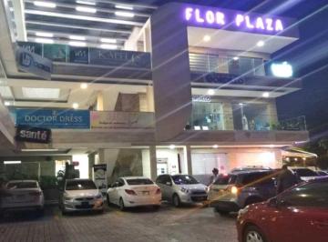 Local comercial · 105m² · 2 Recámaras · 1 Estacionamientos · Alquiler Local en Flor Plaza 105 m² Lt.
