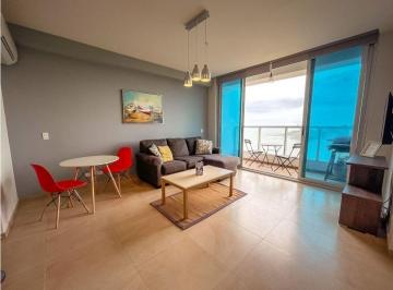 Apartamento · 70m² · 2 Recámaras · 1 Estacionamientos · Se Vande Apartamento con Vista Al Mar - Gorgona - PH Royal Palm