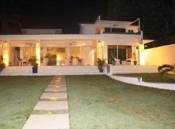 Casa · 335m² · 4 Recámaras · 2 Estacionamientos · Venta de Casa de Playa en San Carlos, Costa Esmeralda