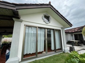 Casa · 247m² · 3 Recámaras · 2 Estacionamientos · Venta Casa en Los Portales, Buenaventura