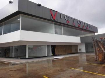 Local comercial · 154m² · 10 Estacionamientos · Alquilo Local en La Chorrera Plaza Vitoria 154 m