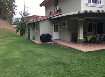 Casa · 263m² · 3 Recámaras · 2 Estacionamientos · Venta de Casa en Residencial Azores, Villa Lucre