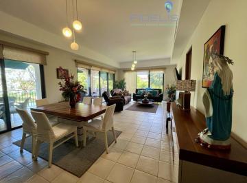 Apartamento · 220m² · 3 Recámaras · 2 Estacionamientos · Venta Acogedor Apartamento Buenaventura