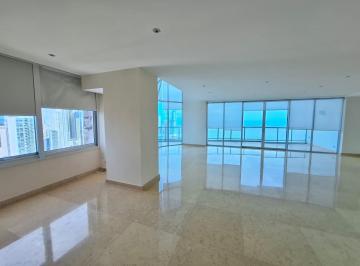 Apartamento · 195m² · 2 Recámaras · 2 Estacionamientos · Alquiler de Apartamento en Av Balboa