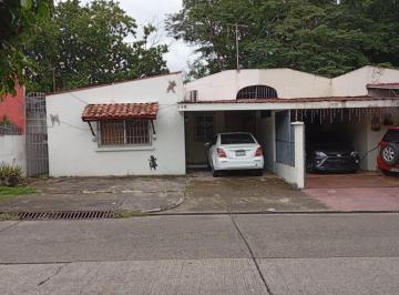 Casa de 4 habitaciones, Panamá · Se Vende Amplia Casa Villa de Las Fuentes 4 Habitaciones Amplia Terraza