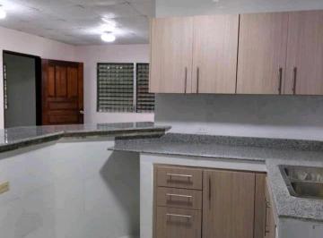 Casa · 600m² · 2 Recámaras · 2 Estacionamientos · Alquiler de Casa en Las Perlas Terronal
